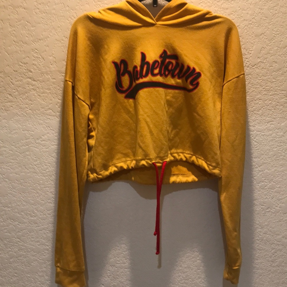 Cropped “BabeTown” hoodie